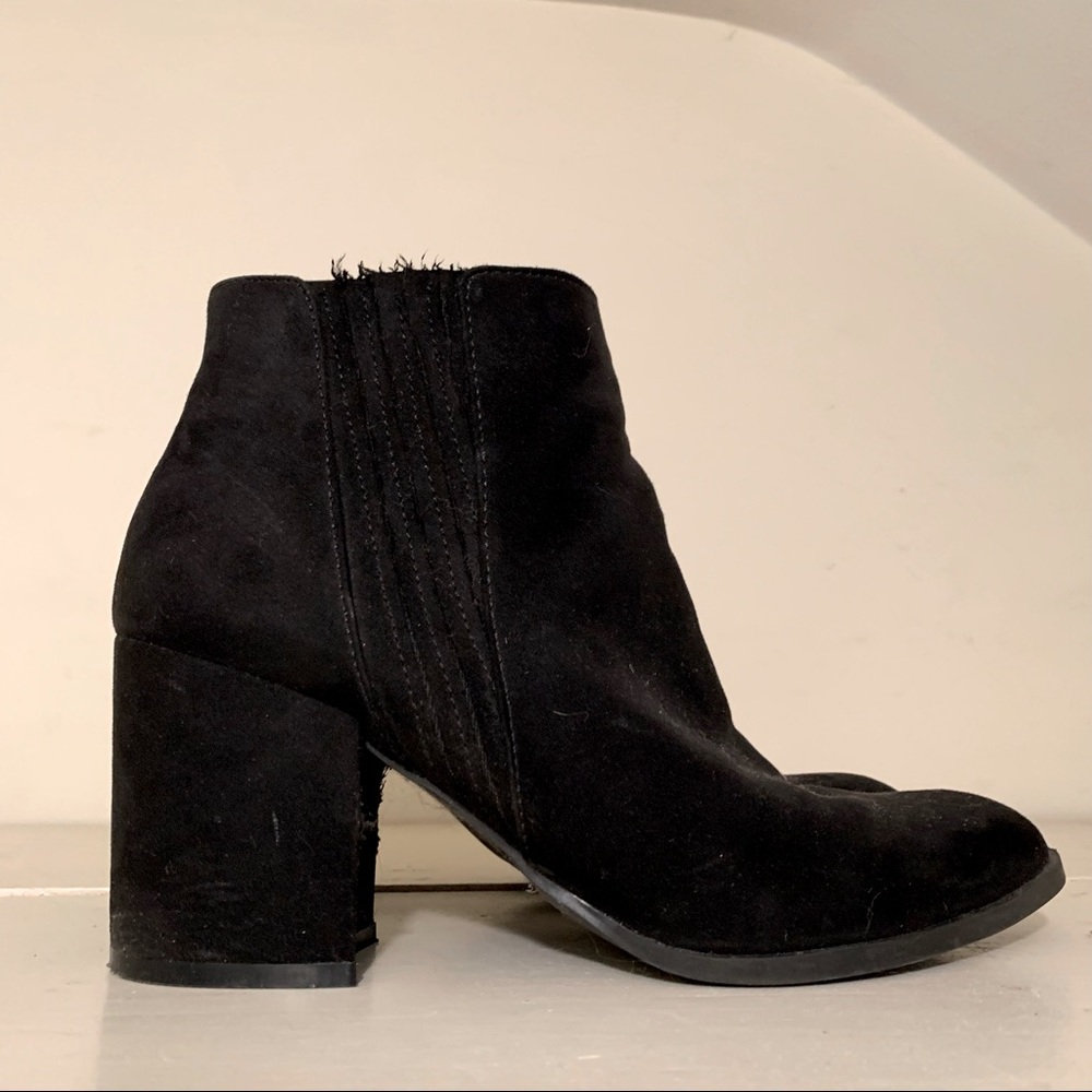 Black suede ankle boots pointy toed chunky heel size 9
